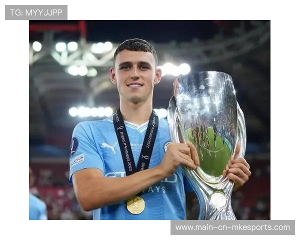 福登的盘带行为常常迫使对方后卫做出失位,福登身材 福登的盘带行为常常迫使对方后卫做出失位,福登身材