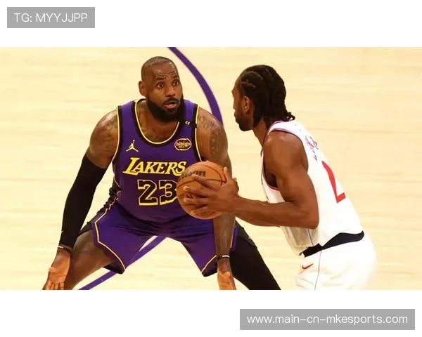 湖人靠詹姆斯延续高效表现,洛杉矶冲破对手防线